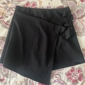 Black skort